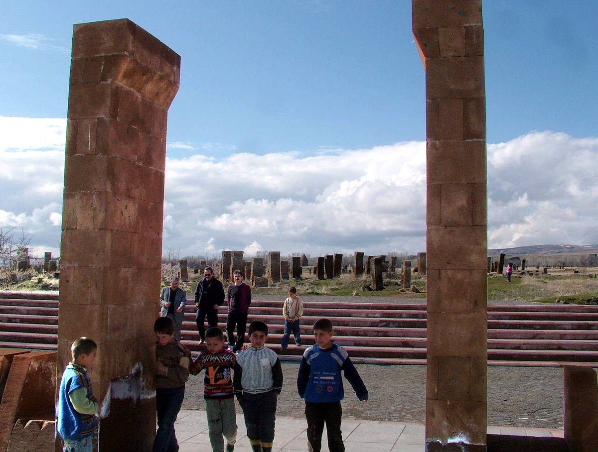 Ahlat'taki Tarihi ve Turistik Yerlere Ziyaretçi Akını
