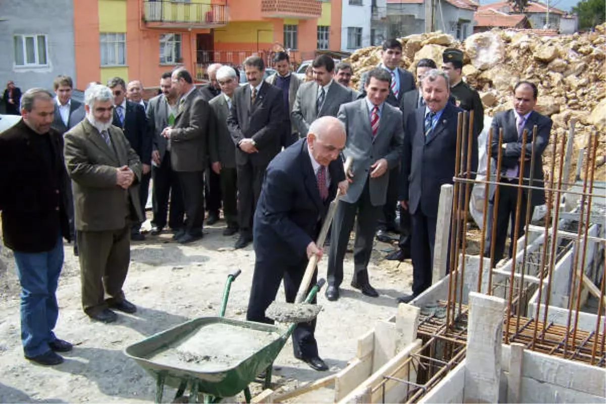 Hayırsever İşadamı İlçesine Meteoroloji Binası Yaptırıyor...