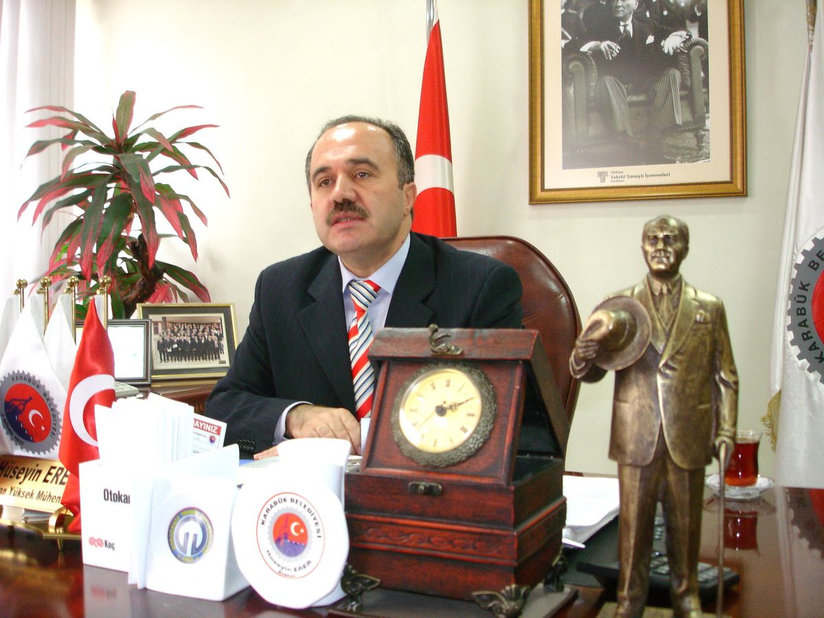 Karabük'te Yerel Yönetimler
