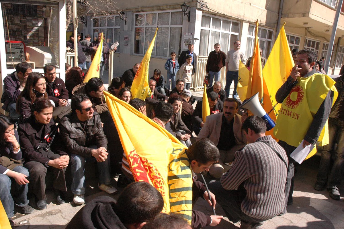 Hakkari'de Öğretmenlerin Ek Ders Ücret Tepkisi