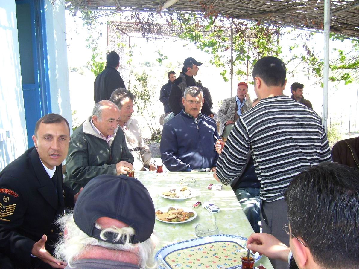 Küçükkuyu'da Balıkçılara Bilgilendirme Toplantısı
