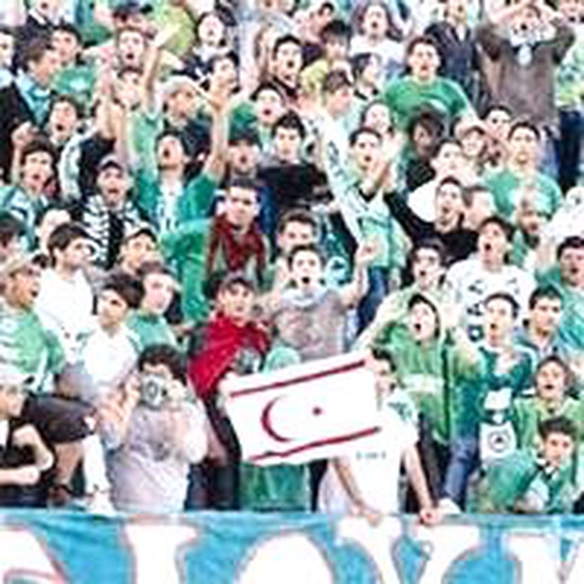 İşte Rum Derbisinde Açılan KKTC Bayrağı