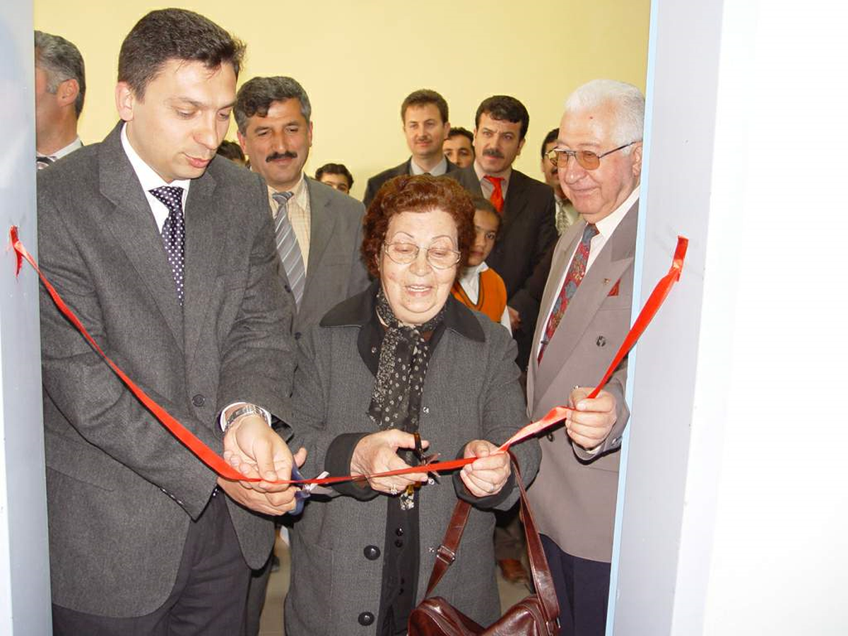 Adıyaman'da Bir Eğitim Gönüllüsü Kütüphane Yaptırdı