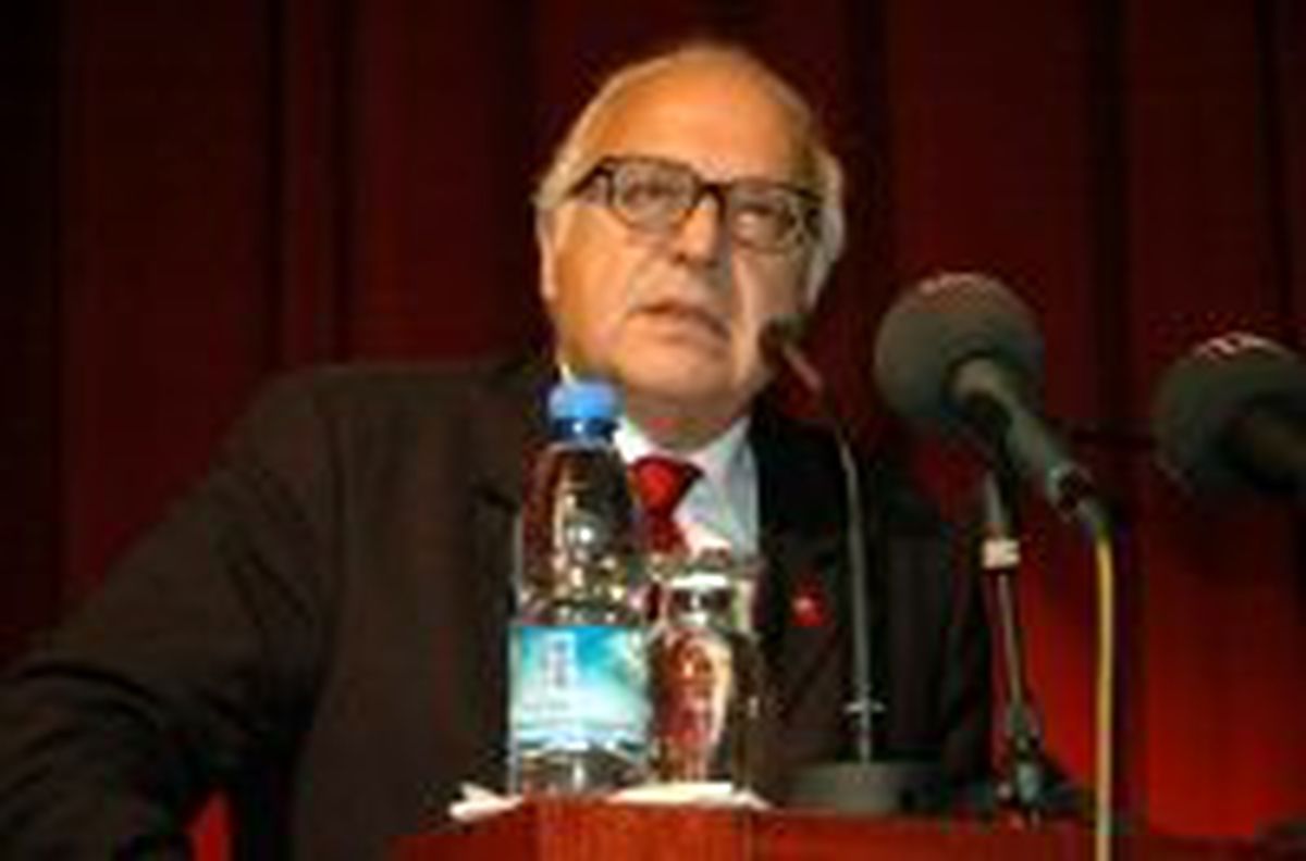 Sabih Kanadoğlu'na Suç Duyurusu