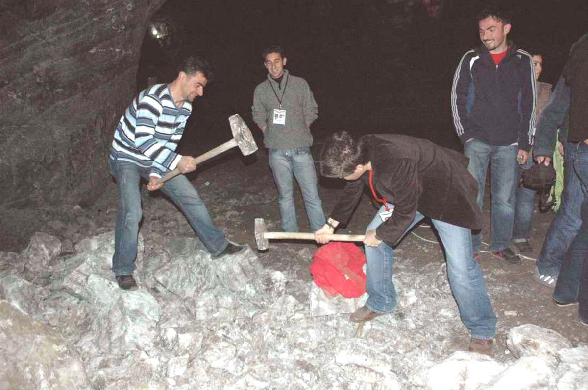 Üniversite Öğrencileri Tuz Dağı\'nı Ziyaret Etti