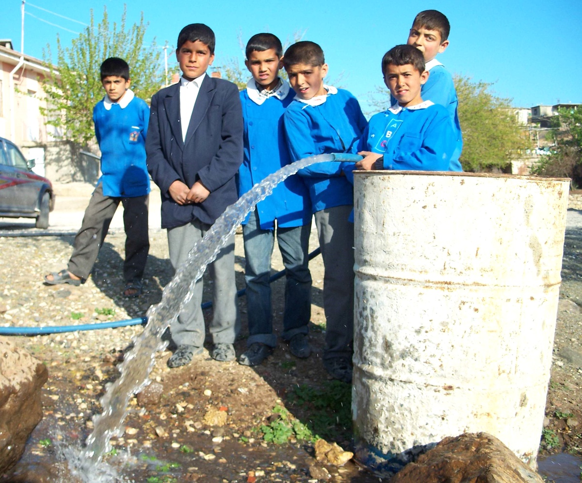 Musabeyli\'de Öğrencilerin Su Sevinci