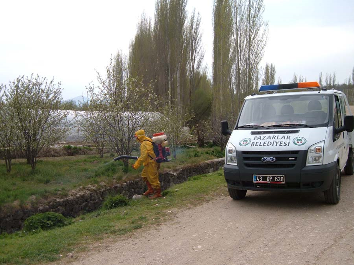 Pazarlar'da Haşere Mücadelesi