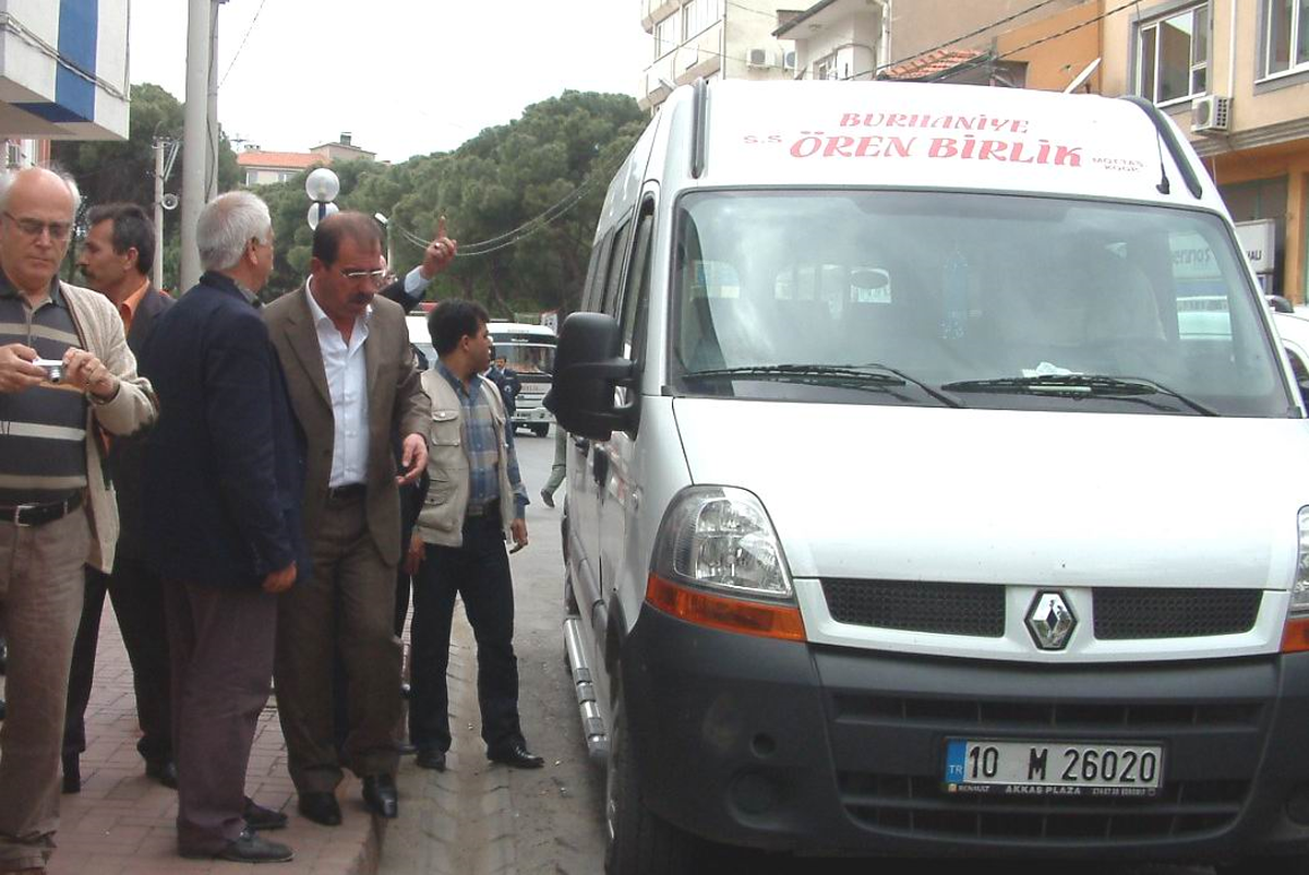 Polise Kızan Minibüsçü Kendini Yakmak İstedi