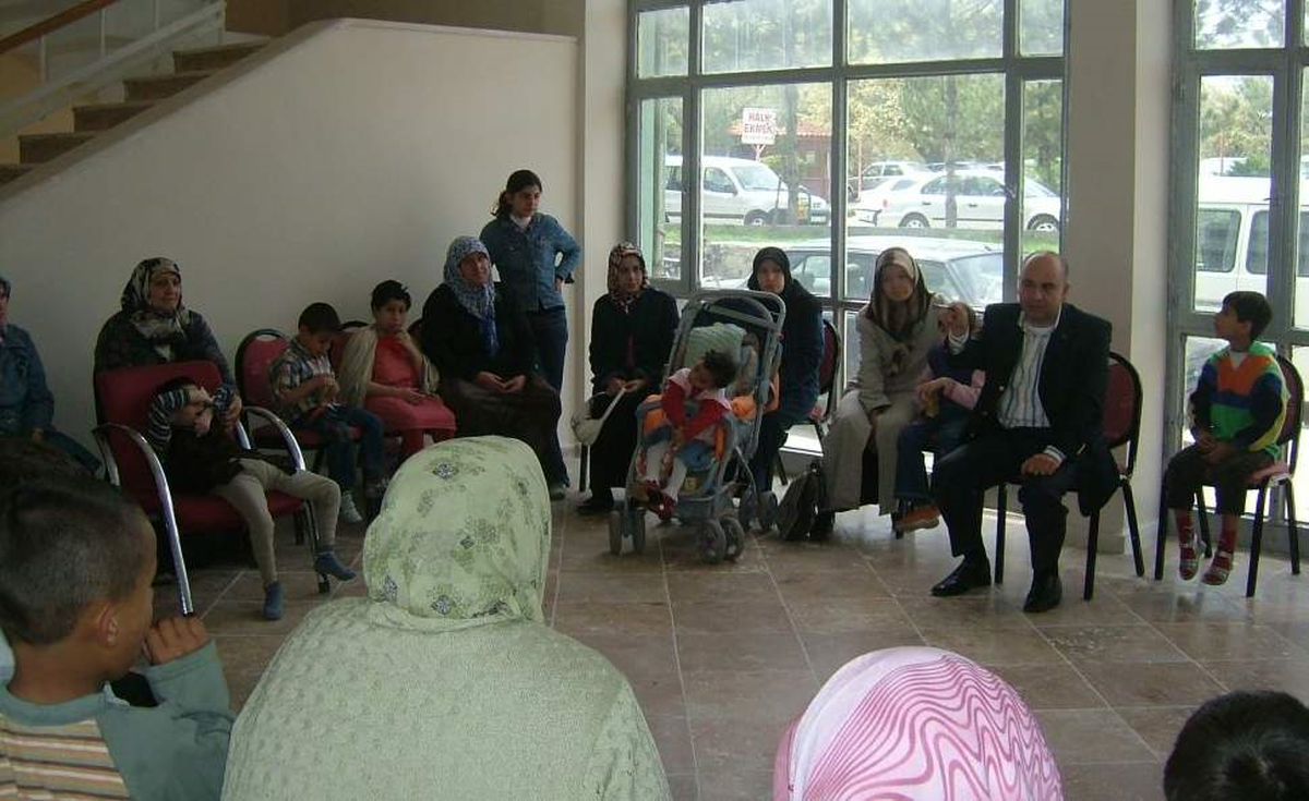 Gediz'de Özürlü Ailelerine Belediye Rehberliği