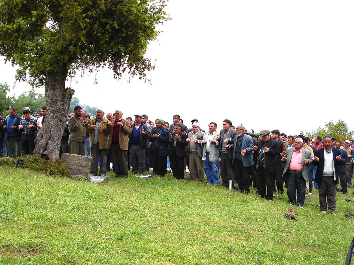 Sarıgöl'de Yüzlerce Çiftçi Yağmur Duasına Çıktı