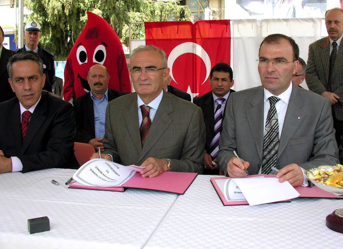 Kızılay'a Körüklü Otobüs Desteği