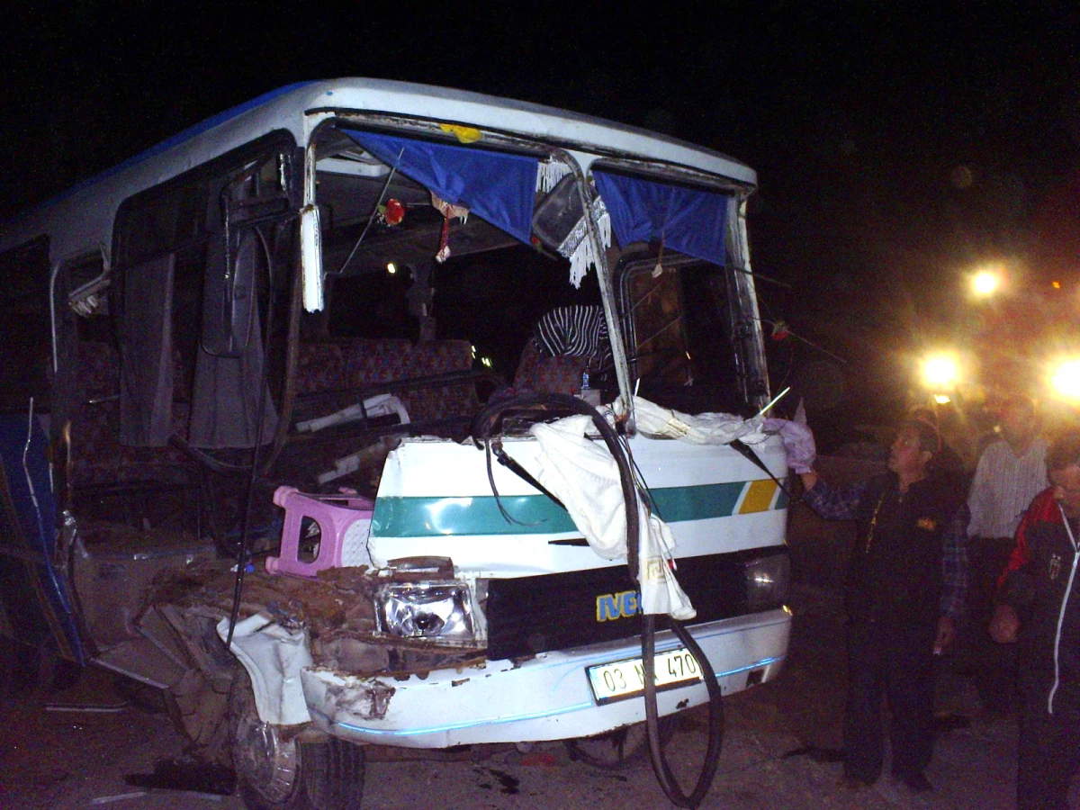 Afyonkarahisar\'daki Trafik Kazası