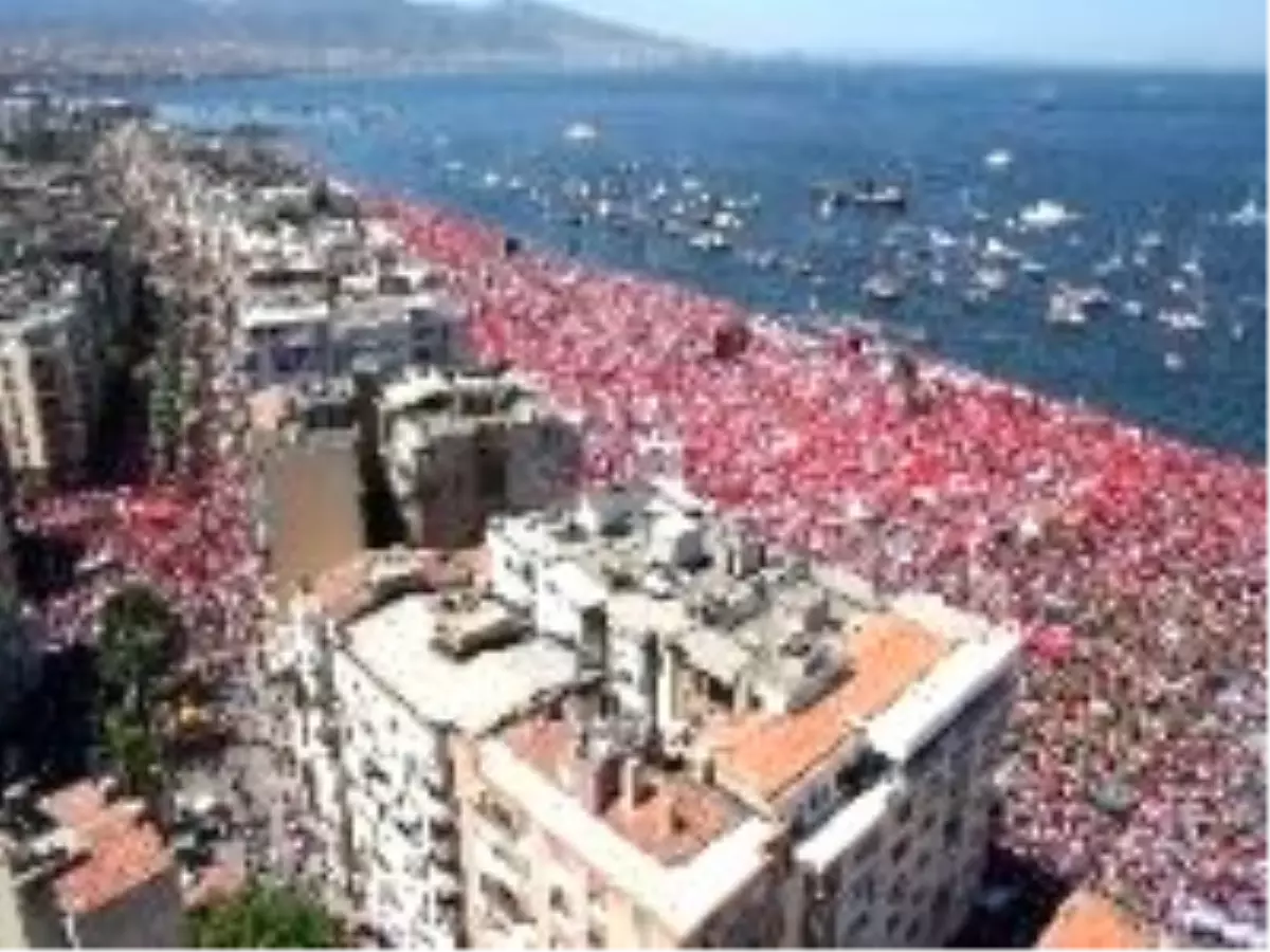 İzmir'de 'Cumhuriyet' Coşkusu