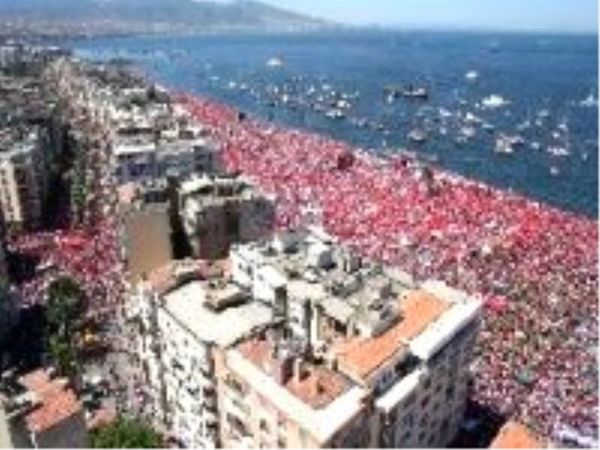 Sol Partiler İzmir\'deki Mitinge Çıkarma Yaptı