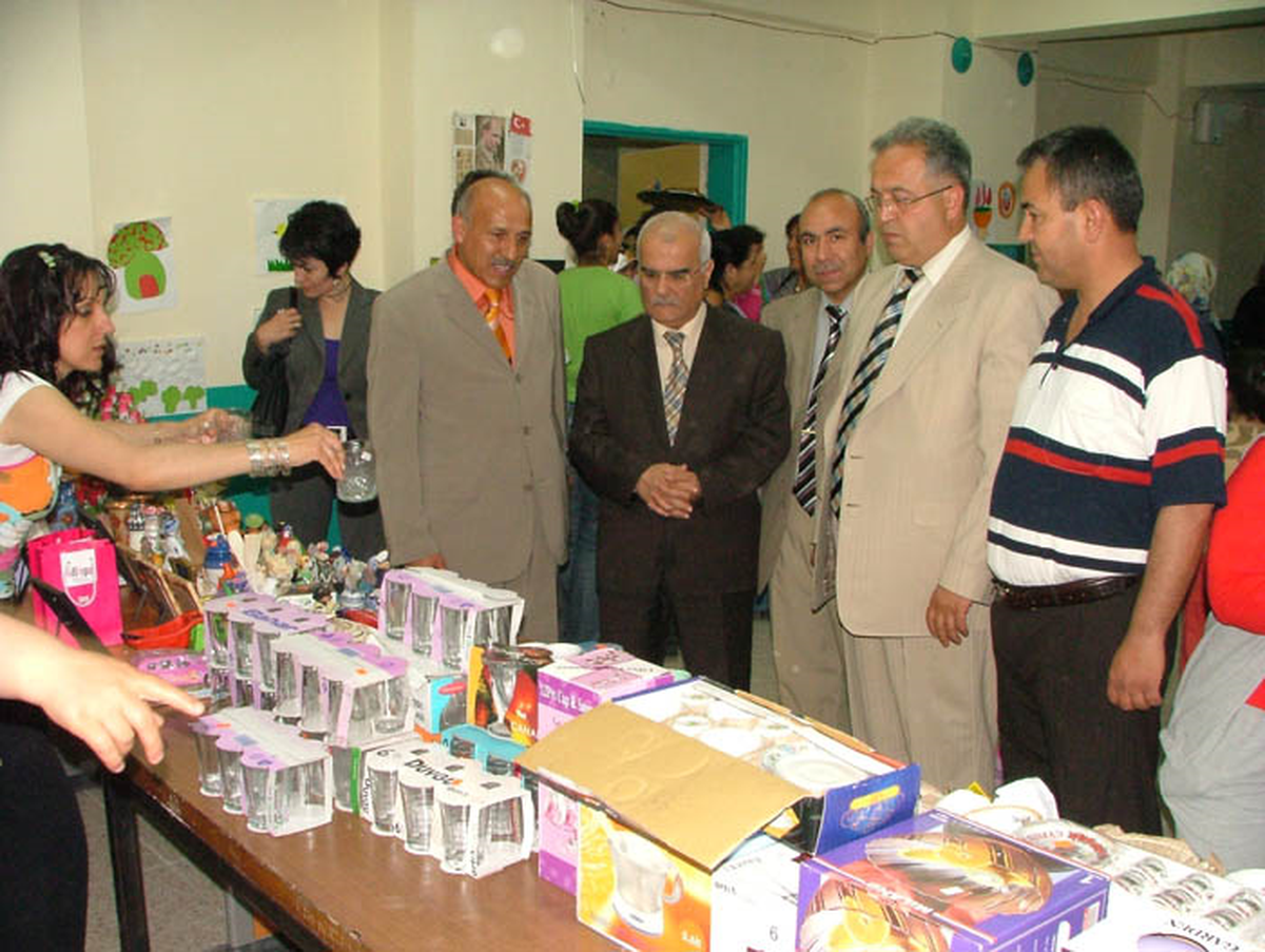 Yunus Emre İlköğretim Okulu'nda Kermes