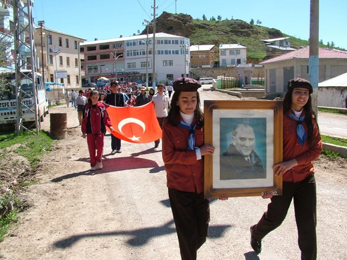 Aydıntepe'de Atatürk'ü Anma Yürüyüşü Yapıldı