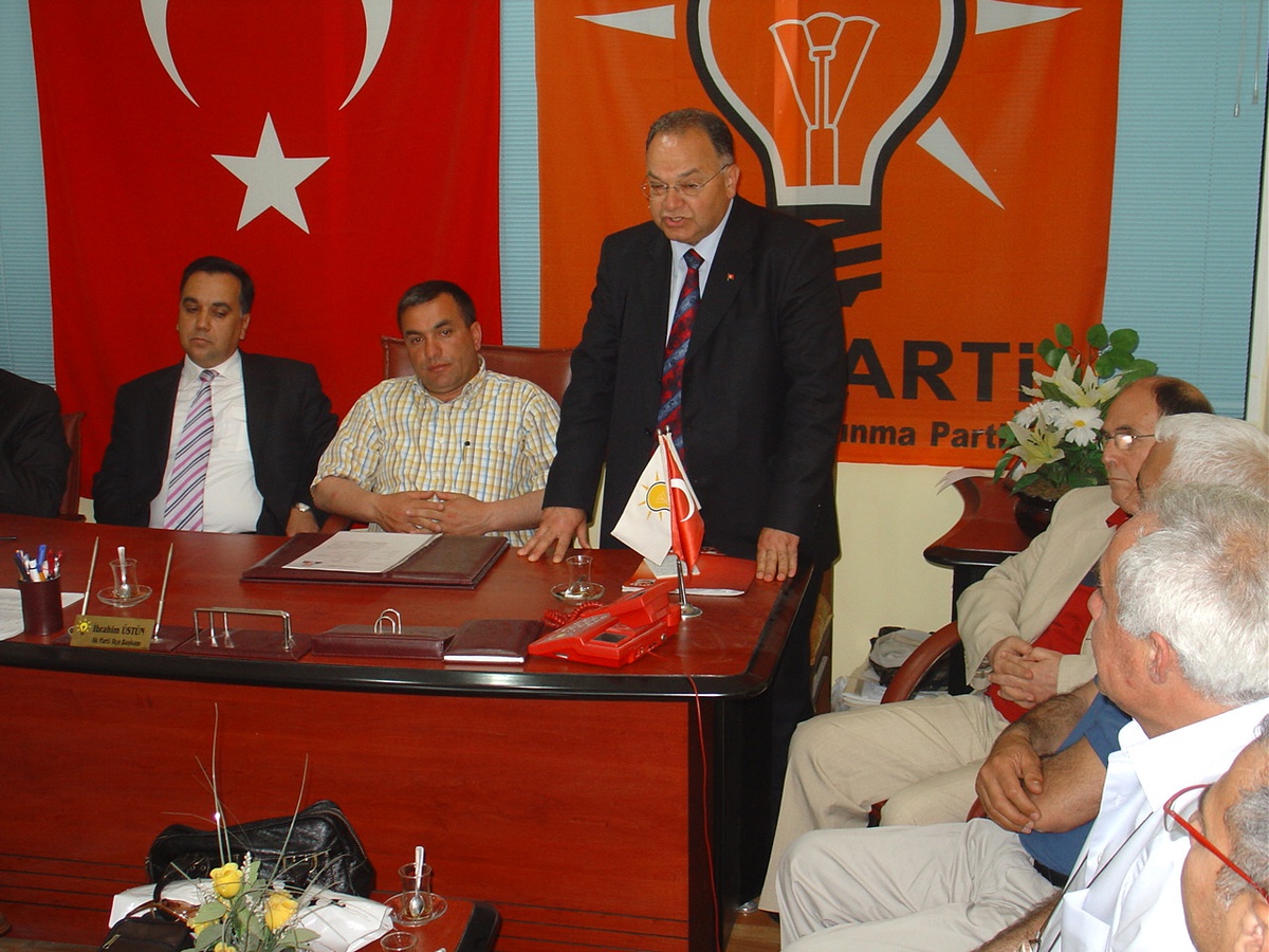 Kuşadası'nda AK Parti'den Milletvekili Aday Adayları
