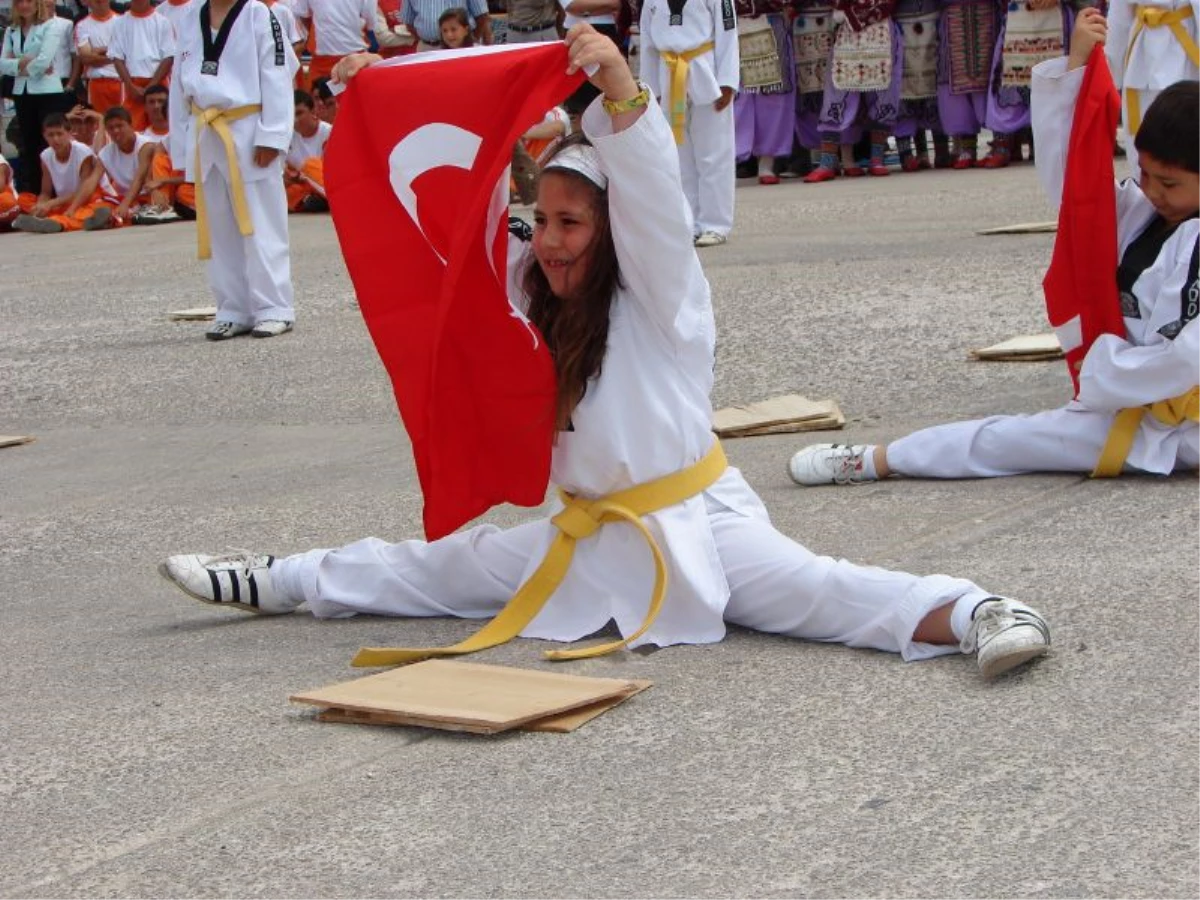 19 Mayıs Atatürk\'ü Anma Gençlik ve Spor Bayramı