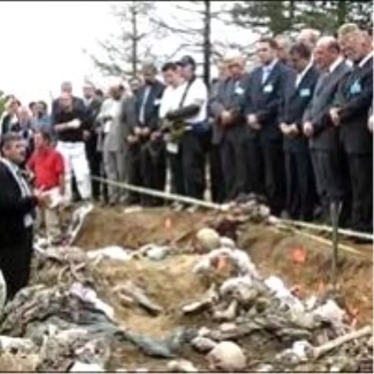 Srebrenitsa Katliamı Raporları Birbirini Tutmuyor