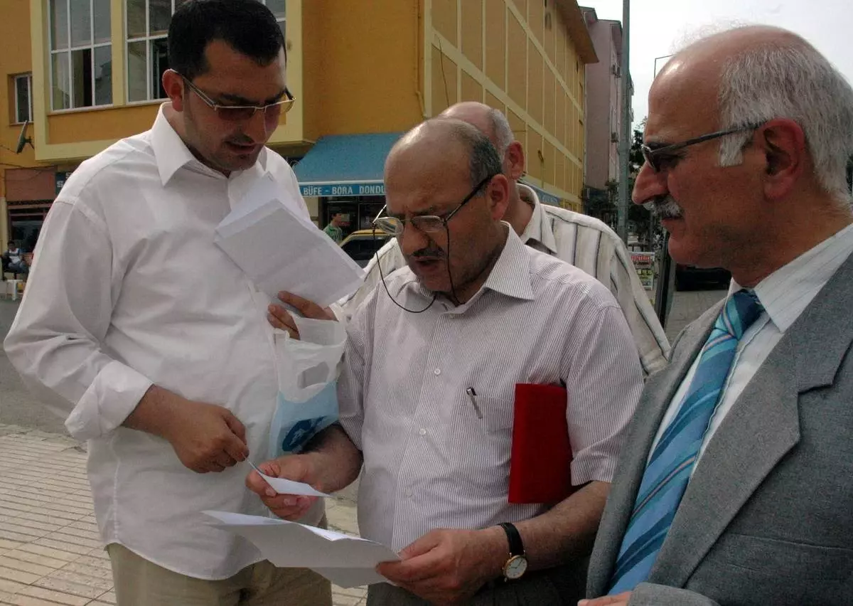 Ak Partiden Milletvekili Aday Adayı Doktordan Sokak Mesaisi