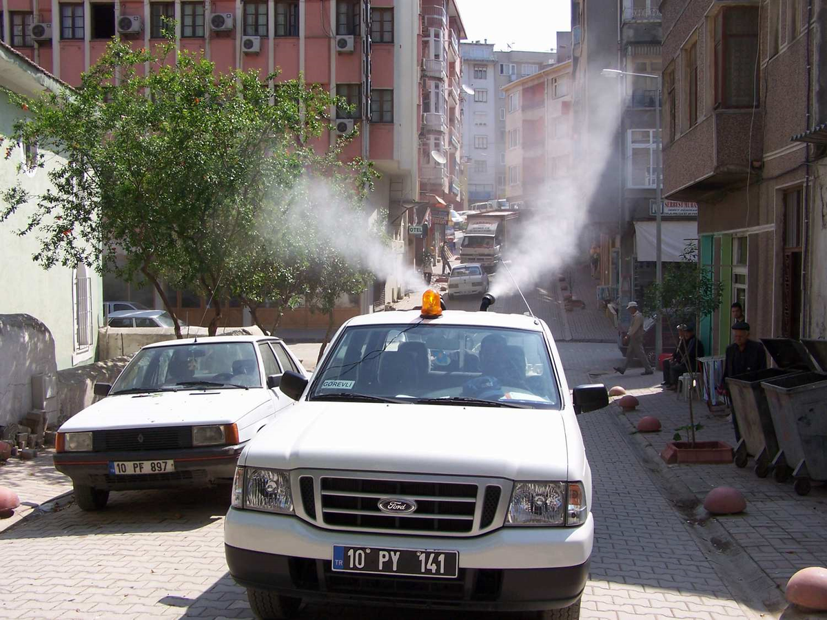Bandırma Belediyesi Sinekle Mücadele Başlattı