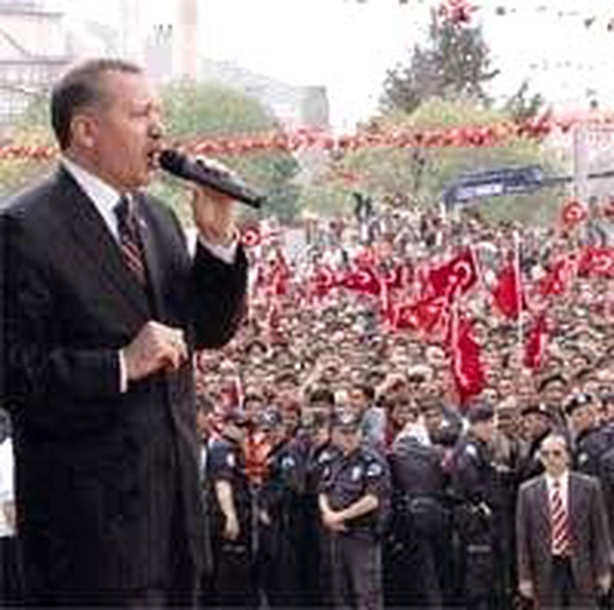 AKP\'nin Seçim Beyannamesi Tamam Gibi