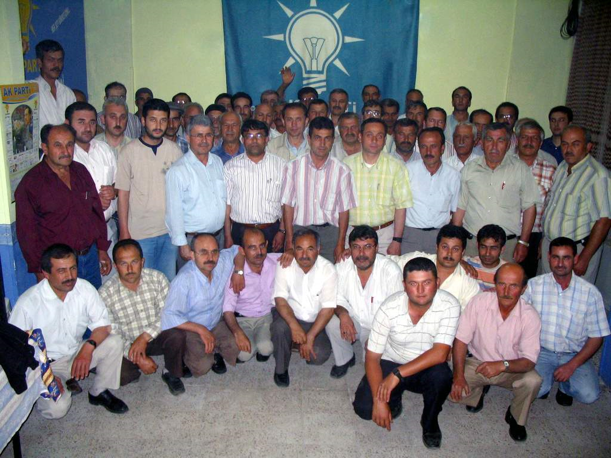 Anavatan Partisi Gördes İlçe Yönetimi, AK Parti'ye Geçti