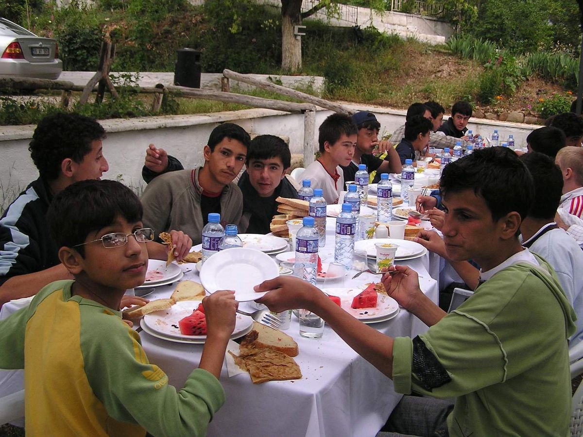 Kütahya'da Yetiştirme Yurdunda Kalan Çocuklara Piknik Morali