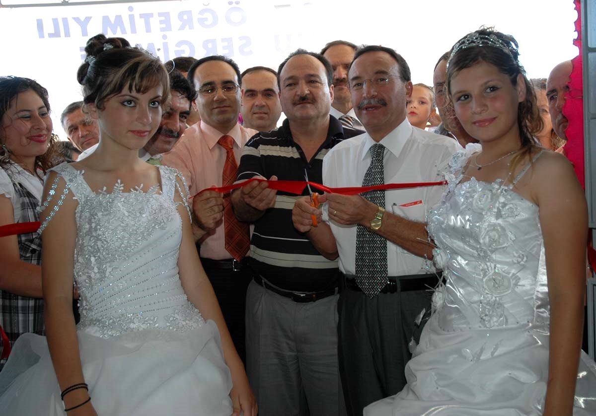 Erdemli Halk Eğitim Merkezi'nden Yıl Sonu Sergisi