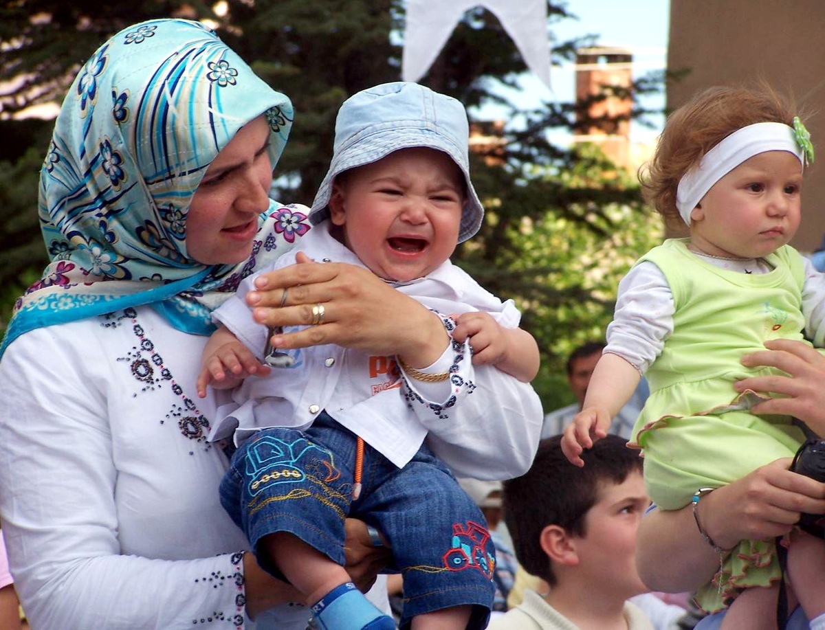 Emekleme Yarışmasında Bebekler Uzun Süre Ağladı