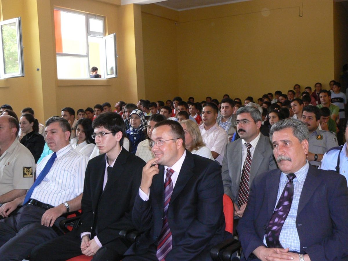 Keles'te Eğitime Destek Verenler Ödüllendirildi