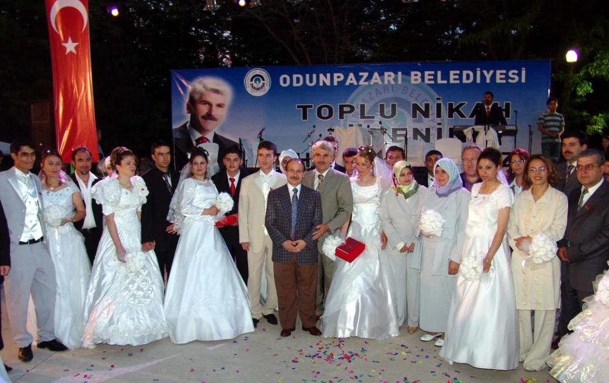 Odunpazarı Belediyesi, 20 Çifti Evlendirdi