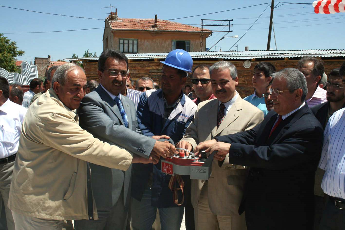 Karatay'da Ticaret Merkezinin Temeli Atıldı