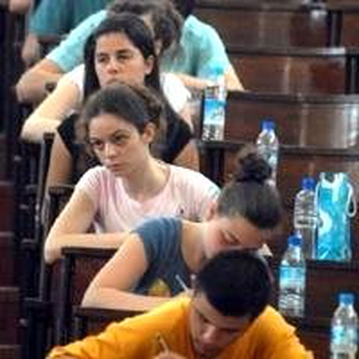 ÖSS'ye Başvurular 2008'de Azalacak