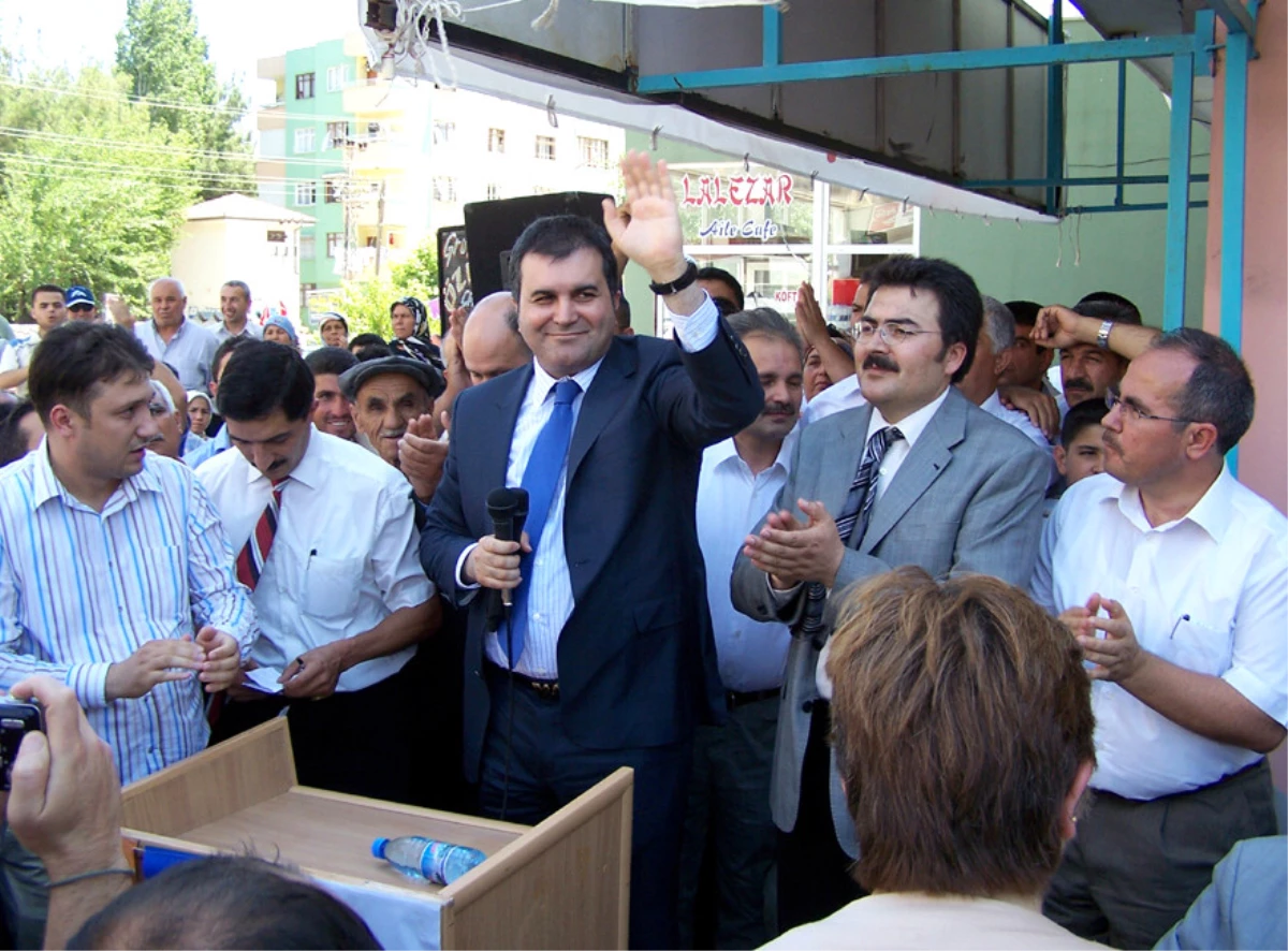 AK Parti\'li Çelik, Kozan\'da Seçim Bürosu Açtı