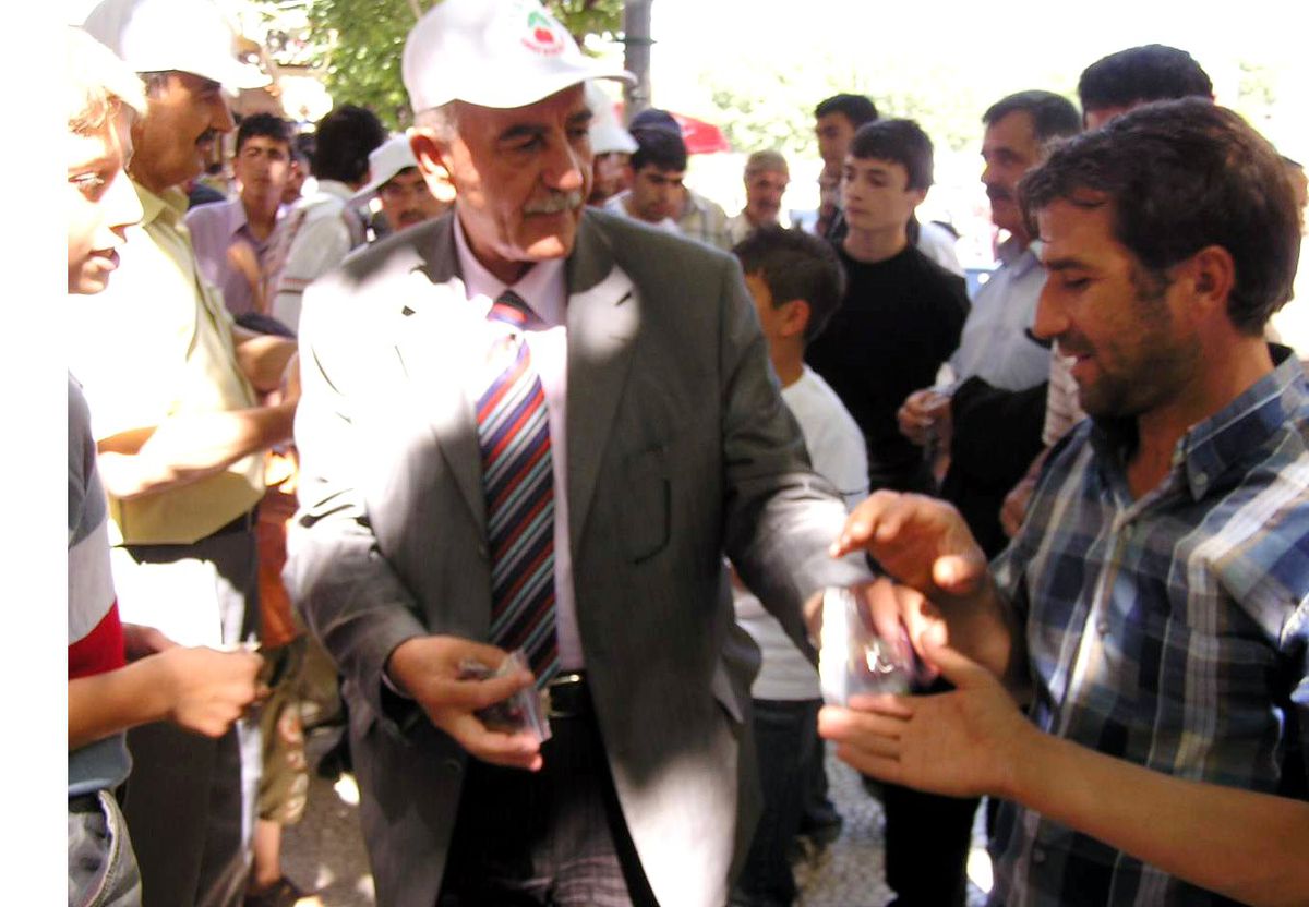 Kiraz Dağıtımında İzdiham