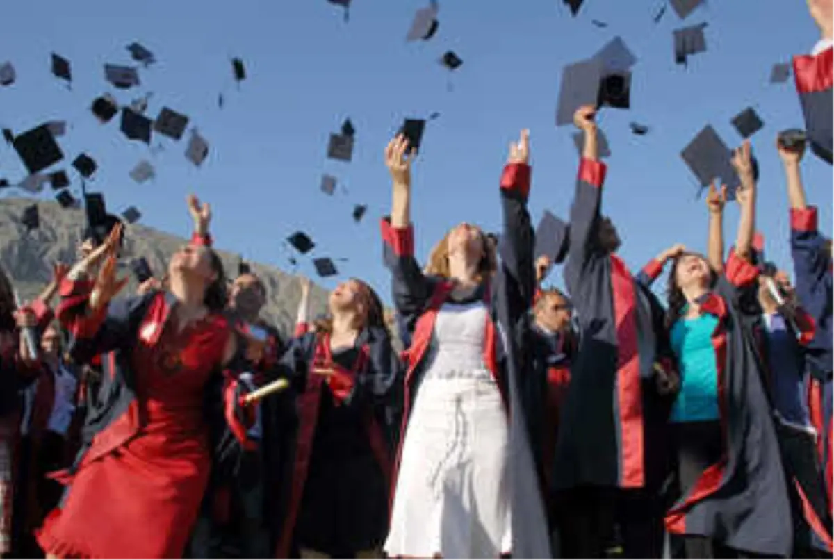 Amasya Üniversitesi İlk Mezunlarını Verdi