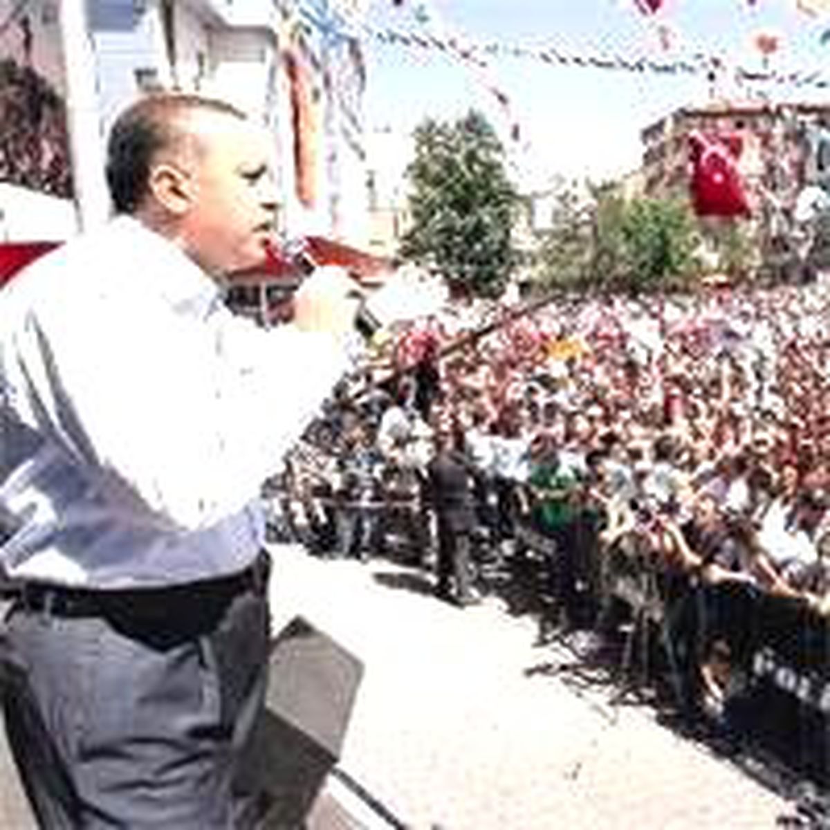 AKP, Mitingler İçin Sanal Alemde Televizyon Kurdu