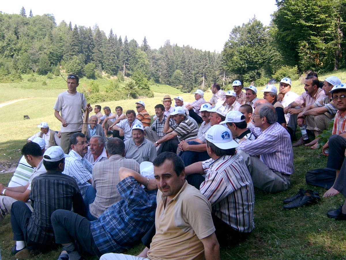 AK Parti Sakarya Milletvekili Yıldırım Yaylada Muhtarları Dinledi