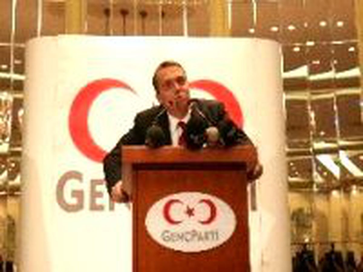 Uzan: 'Türban Sorunu RP ile Başladı AKP ile Devam'