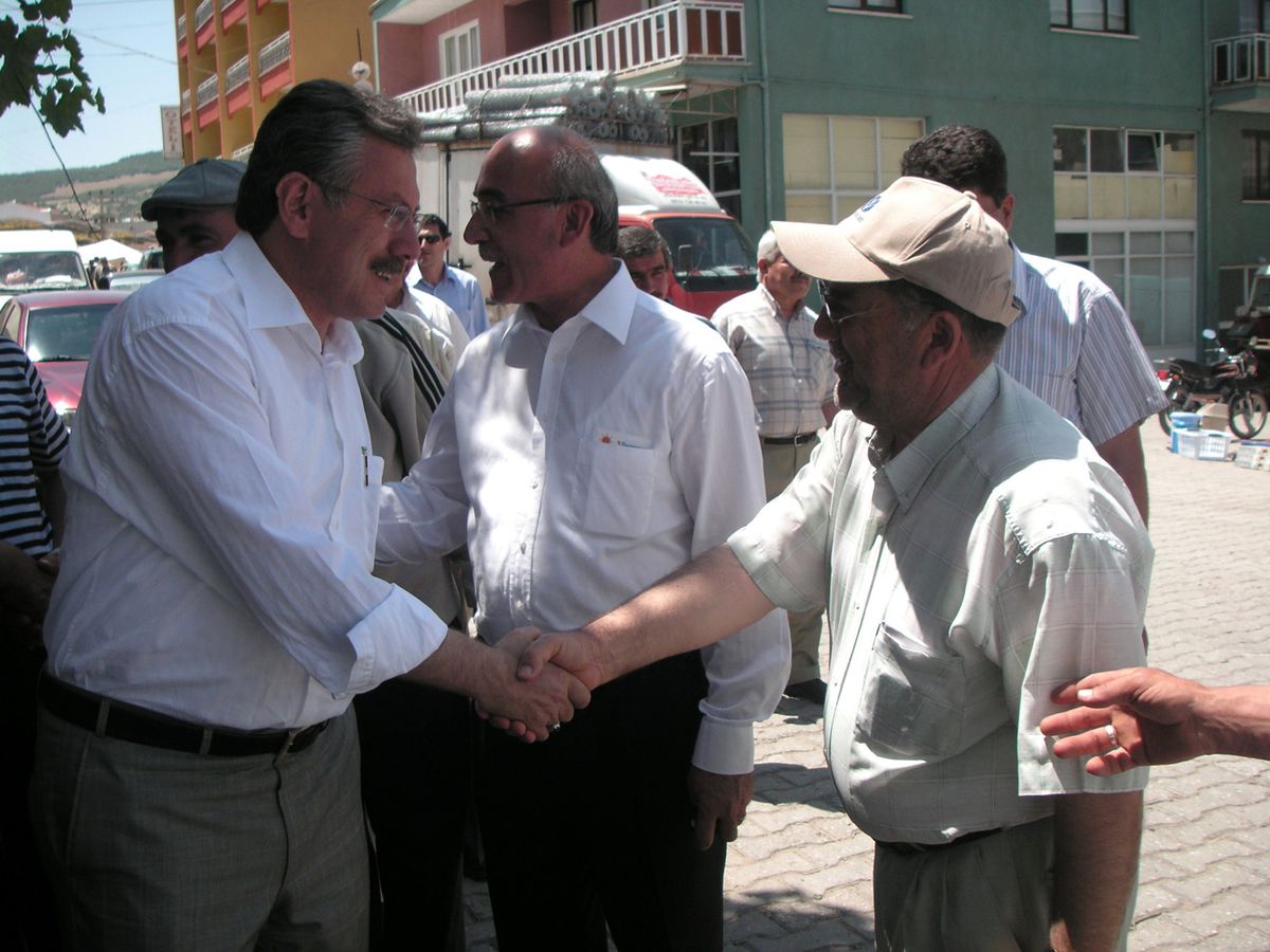 AK Parti Denizli Milletvekili Adayları İlçe Gezilerini Sürdürüyor