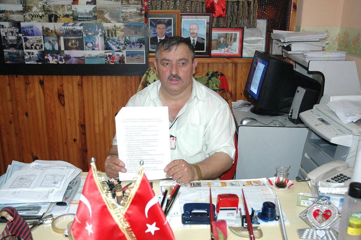 Karasu İlçesi'nin Yalı Mahallesi Muhtarı, İsteklerini Dile Getirdi