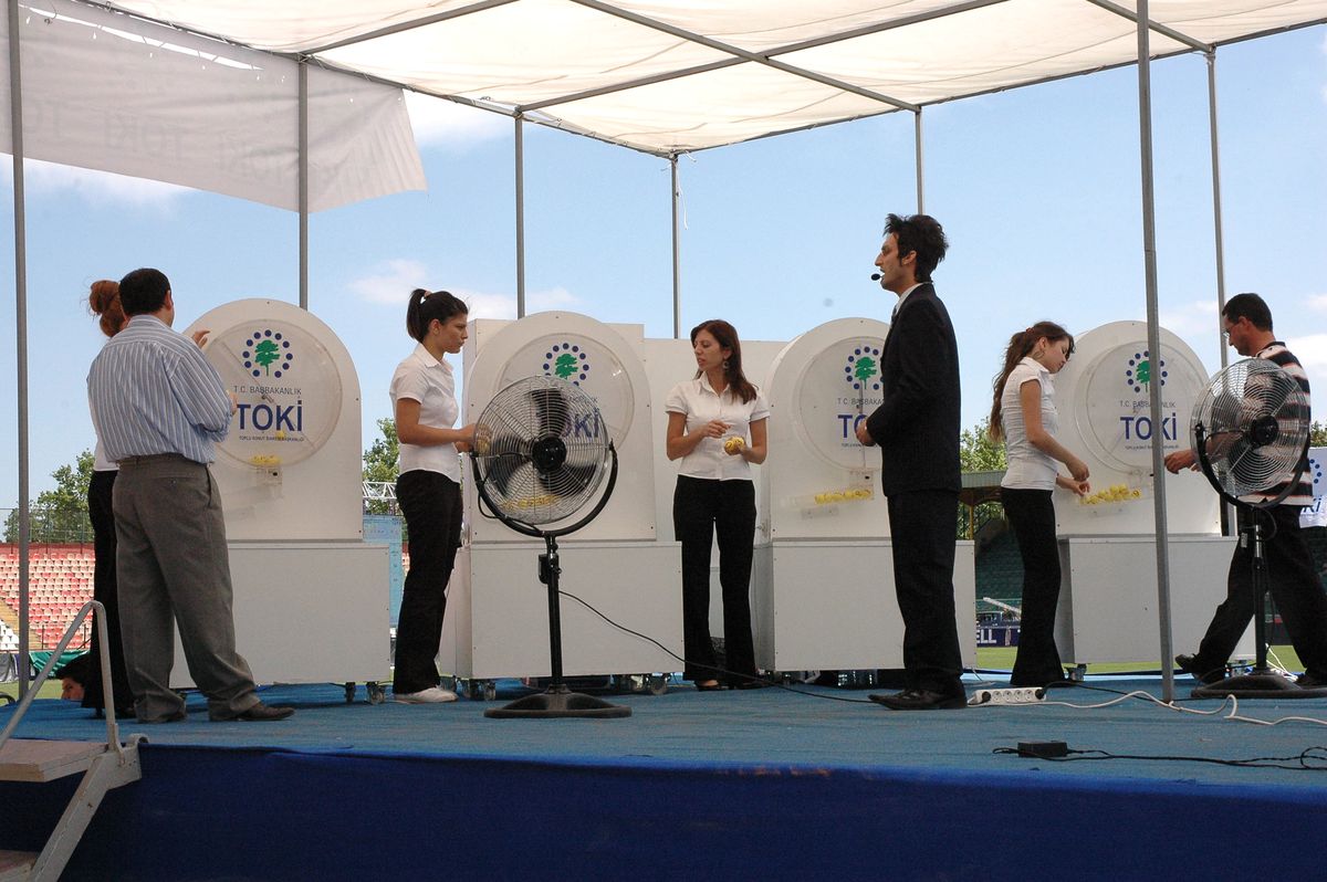 TOKİ Konutlarının Kuraları Törenle Çekildi
