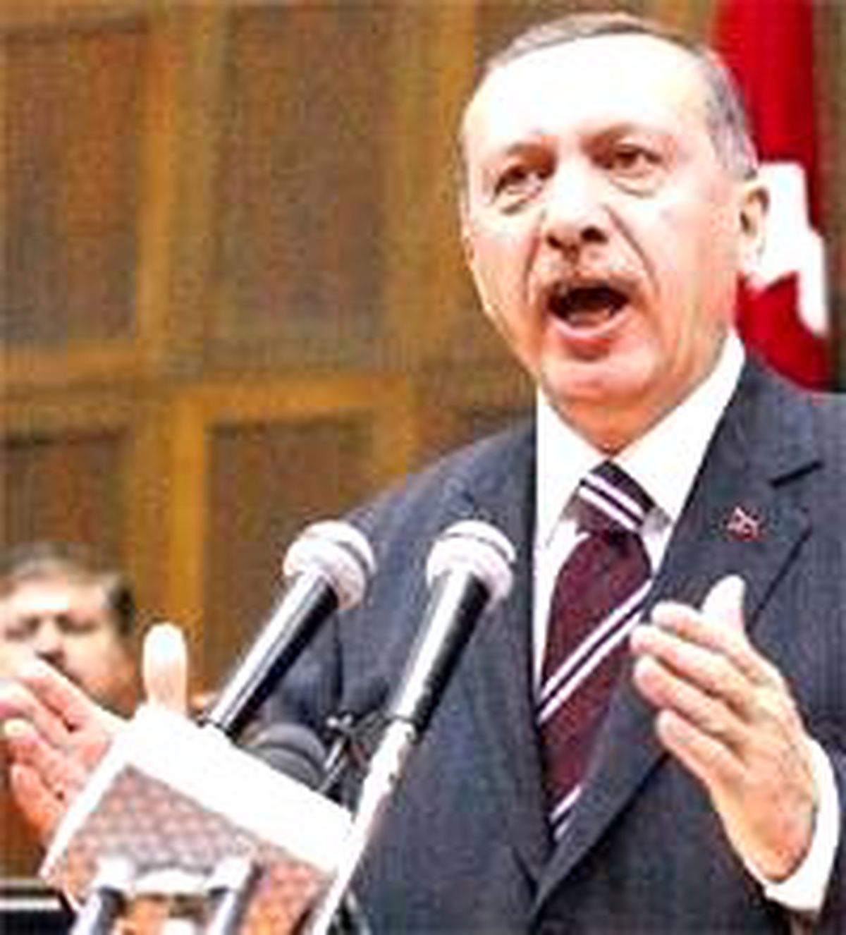 Erbakan'dan AK Parti'ye 'Karikatürlü' Muhalefet