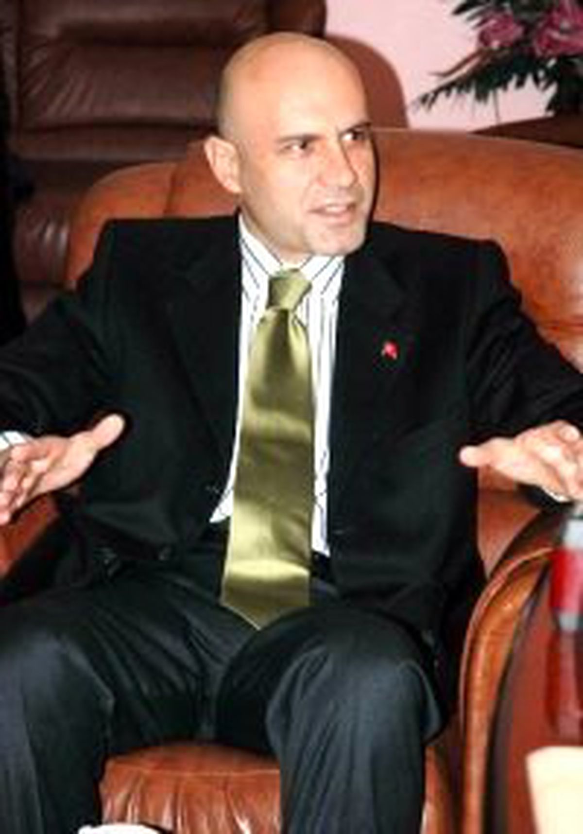 AKP'li Çömez'den Cumhurbaşkanına Sürpriz Ziyaret