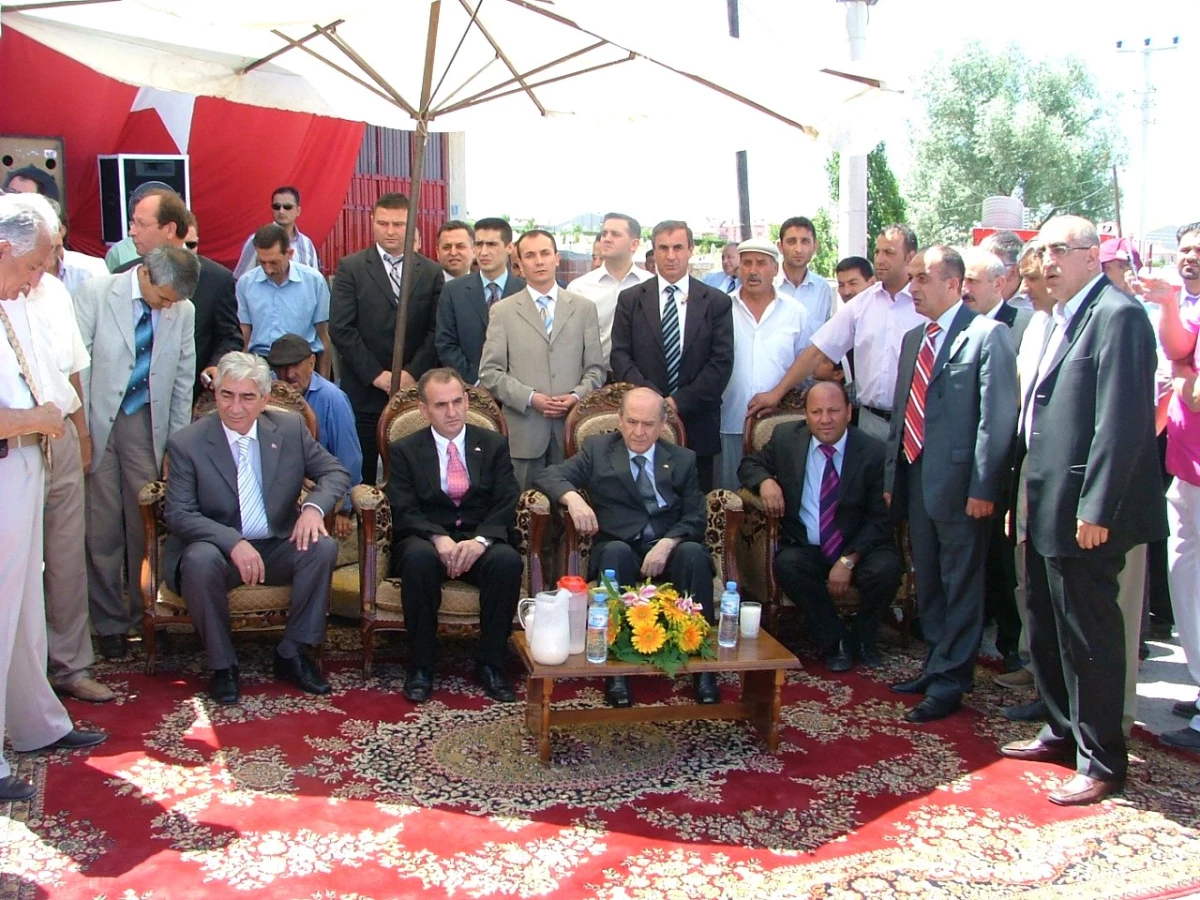 MHP Lideri Bahçeli Konya\'da Nişan Törenine Katıldı
