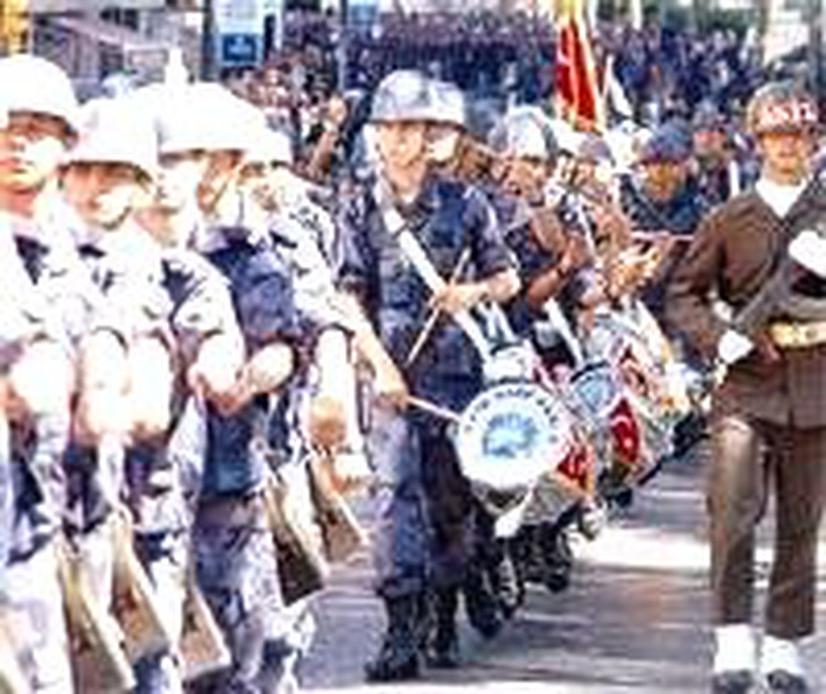 Alkışlarla