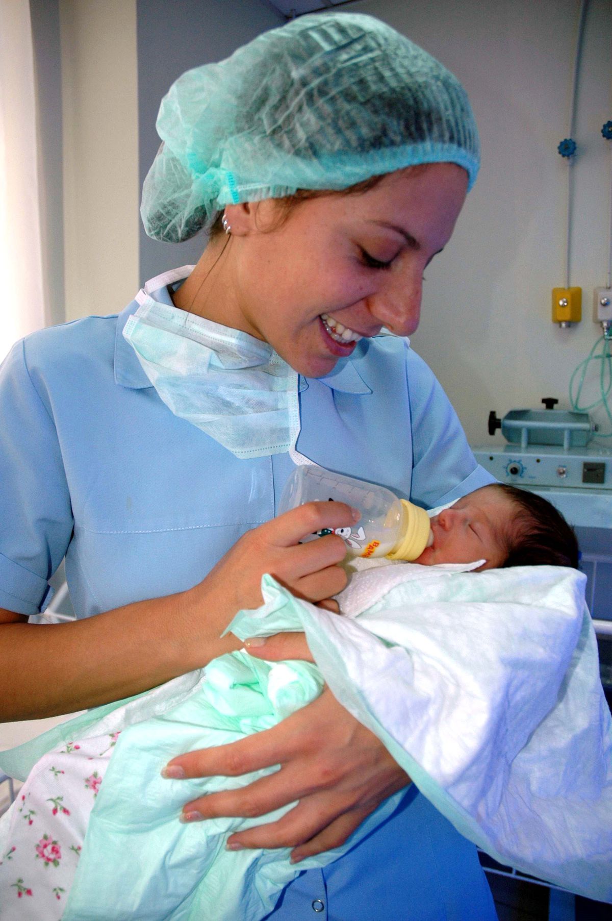 On Günlük Bebek Sokağa Terkedildi
