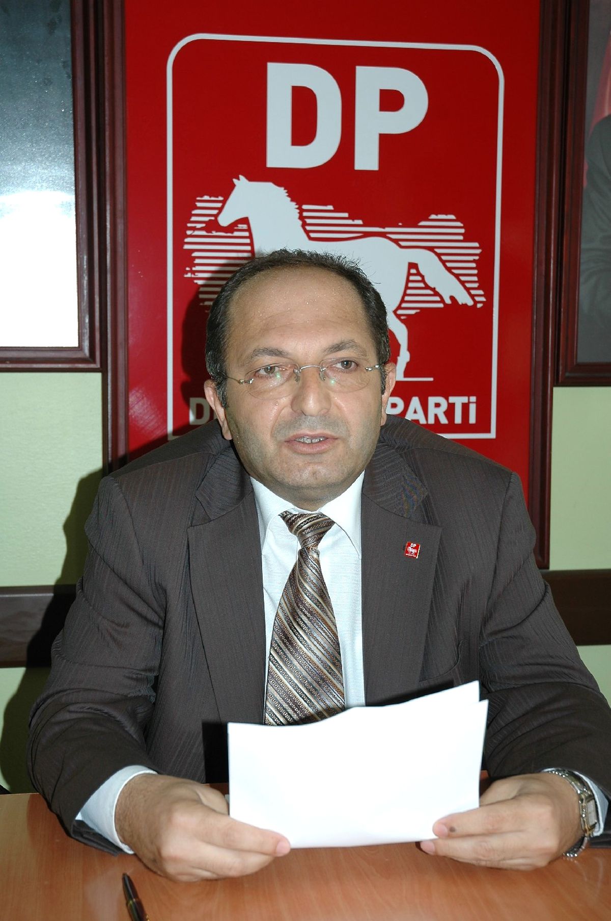 Dp Milletvekili Adayından Serzenişli Veda