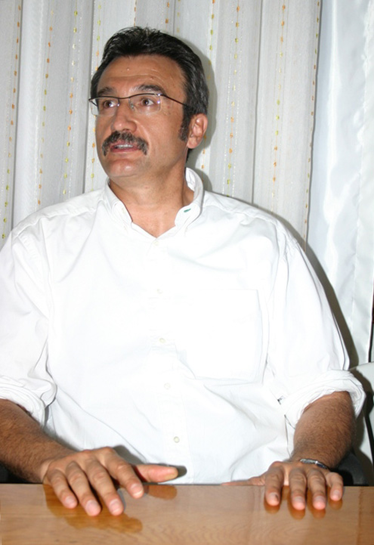 Tüzmen, Baykal'ı Kızkalesi'nde Yüzmeye Davet Etti